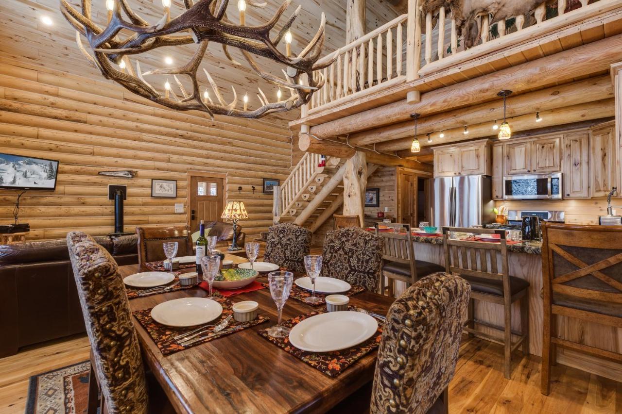 Lumberjack Lodge By Kabino Hot Tub Fire Pit Satellite Wifi Grill Large Porch 아일랜드 파크 외부 사진